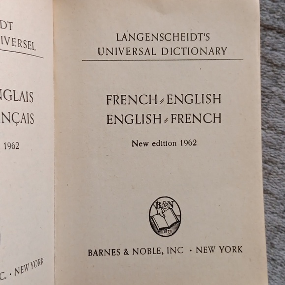 60s Vintage Mini French English Universal Pocket Dictionary, Barnes & Noble Book - Picture 7 of 10